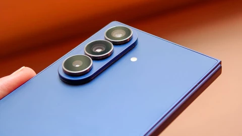 Samsung chuẩn bị tung “vũ khí mới” đối đầu iPhone Fold