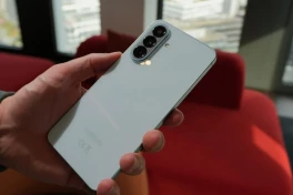 Galaxy A57 còn khiến tôi hứng thú hơn là Galaxy S26+, và đây là vấn đề với flagship Samsung