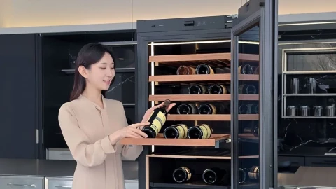 Samsung giới thiệu tủ rượu Infinite AI cao cấp giá hơn 110 triệu đồng