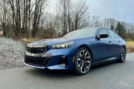 BMW i5 tại Mỹ chuyển sang chuẩn sạc Tesla, mở rộng khả năng tiếp cận hạ tầng sạc