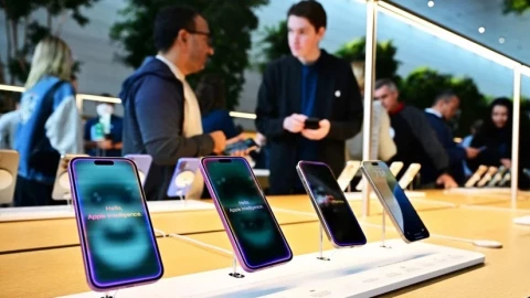 Vì sao iPad luôn rẻ hơn iPhone?