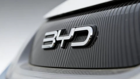 BYD cắt giảm 100.000 việc làm