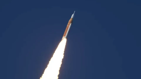 Bốn phi hành gia đang trên đường đến Mặt trăng - toàn cảnh sứ mệnh Artemis 2 cách Trái Đất khoảng 470.000 km