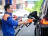 1 lít xăng tốn 1/3 thu nhập ở Lào, 1/5 ở Campuchia, người Việt phải chi bao nhiêu?