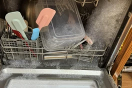 Máy rửa bát dùng nước rửa chén và cái kết
