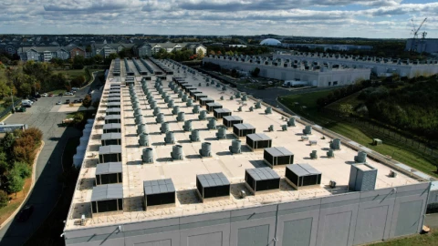 Amazon bị kéo vào chiến sự khi Iran tuyên bố tập kích, Internet toàn cầu sẽ gặp nạn phải không?