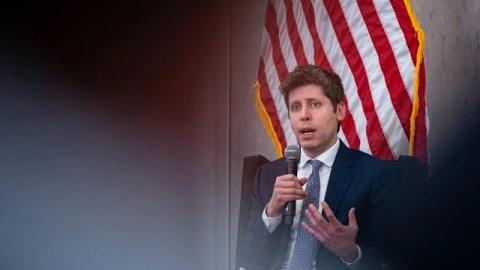 CEO và CFO của OpenAI đã xảy ra tranh cãi