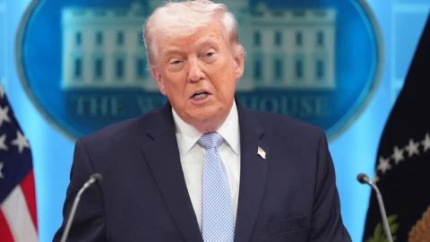 Tổng thống Trump tuyên bố lệnh ngừng bắn kéo dài 2 tuần với Iran