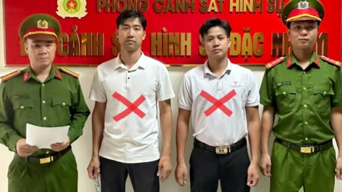 'Thu phí bảo kê' thời công nghệ