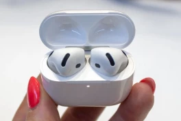 Bí mật về công dụng ô lưới đen trên tai nghe AirPods mà bạn chưa biết