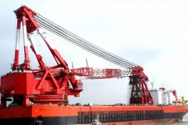 "Mẹ của các chiến hạm" nặng 140.000 tấn, lượng choán nước 260.000 tấn và có khả năng đi vòng quanh Trái đất một lần rưỡi với một bình nhiên liệu đầy.