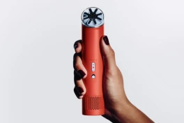 Dyson ra mắt quạt mini cầm tay đầu tiên, luồng gió thổi 88km/giờ