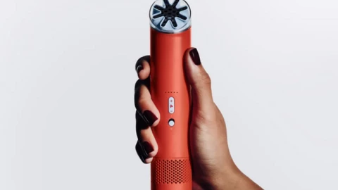 Dyson ra mắt quạt mini cầm tay đầu tiên, luồng gió thổi 88km/giờ