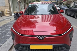 Đây là xe điện đóng tròn trịa cả hai vai: chạy dịch vụ và xe gia đình