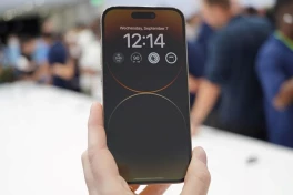 Giá iPhone 14 Pro Max xuống "đáy" mới, smartphone tầm trung "khó sống"?