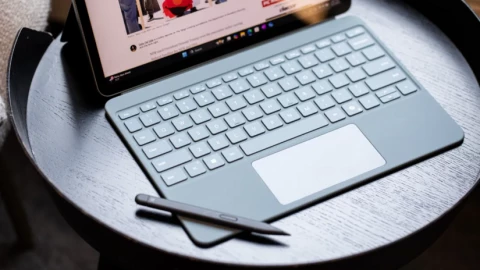 "Cơn bão RAM" đã ập đến toàn bộ dòng Surface của Microsoft