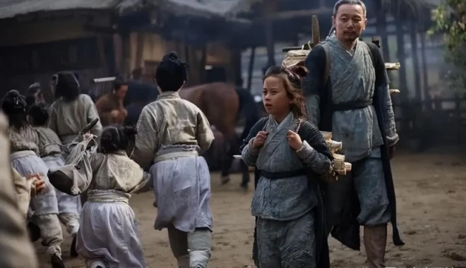 Tào Tháo diệt cả nhà Khổng Dung, đứa trẻ 9 tuổi không chạy mà hỏi một câu khiến lịch sử rúng động suốt 1800 năm