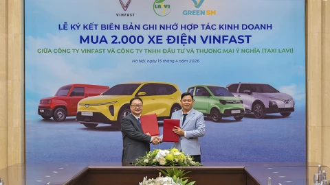Hãng taxi truyền thống mua 2.000 xe VinFast, đồng loạt đổi sang xe thuần điện