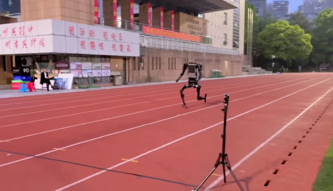 Robot Trung Quốc chạy đua với Usain Bolt kết quả sẽ ra sao?