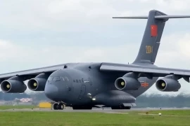 Máy bay Y-30 của Trung Quốc thực hiện chuyến bay thử nghiệm đầu tiên, vượt trội hơn C-130J, và "ông vua vận tải hàng không" đã đổi chủ.