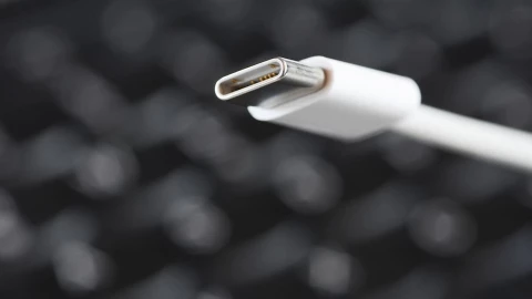 Tại sao cùng một sợi cáp sạc USB-C, máy thì sạc nhanh, máy thì không?