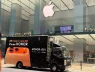Cửa hàng Apple trở thành phông nền cho chiêu quảng cáo táo bạo của Honor