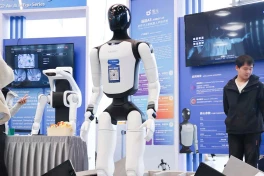 Công ty Agibot của Trung Quốc đặt mục tiêu mở rộng sản xuất robot hình người gấp nhiều lần