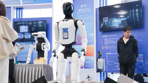 Công ty Agibot của Trung Quốc đặt mục tiêu mở rộng sản xuất robot hình người gấp nhiều lần