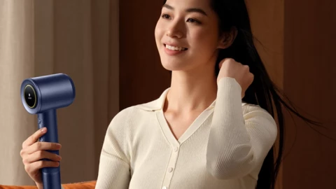 Xiaomi ra mắt máy sấy tóc mới thiết kế đẹp, có đầu tạo kiểu, sấy bảo vệ da đầu
