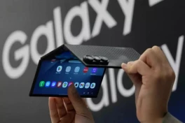 Smartphone gập ba Galaxy Z TriFold của Samsung đã hết hàng và không có lô hàng mới nào nữa