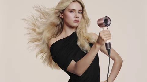 Dyson ra mắt máy sấy tóc du lịch Supersonic Travel nhỏ gọn, dùng hệ thống điện áp toàn cầu