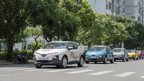 Mẫu xe lăn bánh dưới 500 triệu đồng chi phí nhẹ cho người “không muốn về xe xăng”