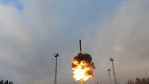 Đổi mới quân sự của Ukraine: Con đường từ chiến đấu trên bộ đến tấn công không gian, bài toán đối phó tên lửa siêu thanh Zircon?