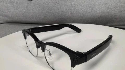 Huawei ra mắt kính thông minh HarmonyOS AI đầu tiên, giá từ gần 9 tr