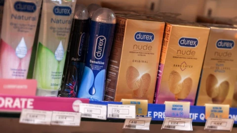 Quên RAM hay SSD đi, thế giới đứng trước nguy cơ khan hiếm bao cao su vì xung đột Trung Đông