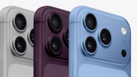 Tin đồn: Lần đầu tiên trong lịch sử, iPhone mới sẽ hạ cấu hình để giữ giá bán?