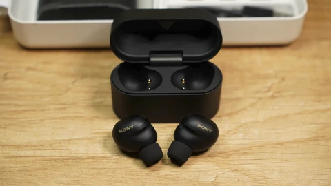 Đánh giá Sony WF-1000XM6: Sự lột xác toàn diện từ thiết kế đến trải nghiệm âm thanh