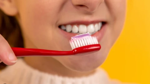 Đánh răng cẩn thận mỗi ngày mà vẫn sâu răng. Sai ở chỗ nào?