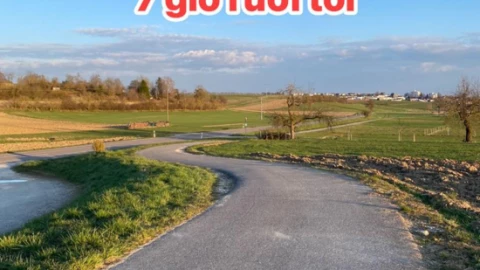 Hiện tượng “đêm không tối” ở châu Âu: 7 giờ tối vẫn nắng chói chang