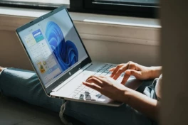 MacBook quá mạnh, AI cũng không cứu nổi laptop Windows