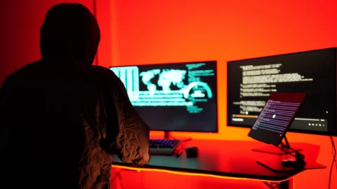 Tại sao chia sẻ ảnh chụp màn hình cũng có thể bị bỏ tù ở UAE