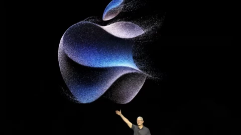 Sự nghiệp phi thường của Tim Cook qua 4 biểu đồ
