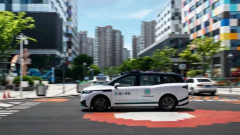 Vì sao Trung Quốc đột ngột dừng mọi dự án taxi tự lái mới?