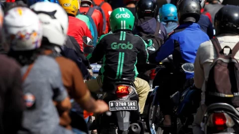 Tổng thống Indonesia yêu cầu siết trần chiết khấu Grab, Gojek về 8%