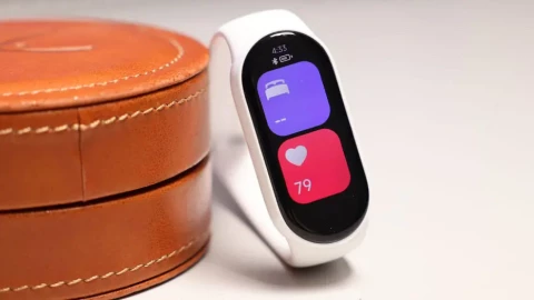 Xiaomi Smart Band 10 Pro được đồn ra mắt vào tháng 5, lần đầu có phiên bản gốm