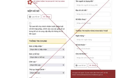 Công an Hà Nội cảnh báo thủ đoạn giả mạo 'Cổng dịch vụ công', yêu cầu cập nhật 'sổ đỏ'
