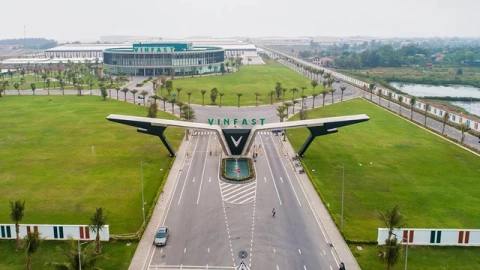 Lãnh đạo VinFast nói gì về nghi vấn từ bỏ ngành ô tô?