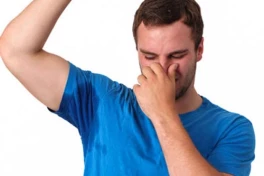 Vì sao cánh đàn ông thường nồng mùi cơ thể hơn phụ nữ?