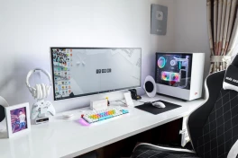 Tôi hối hận vì để case máy tính của mình ở dưới sàn nhà