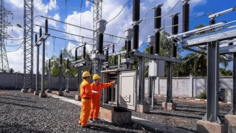 Tiêu thụ điện toàn quốc lập kỷ lục mới dù chỉ vừa bắt đầu mùa nắng nóng